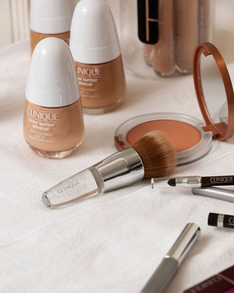 Tell us you’re at Cannes without telling us you’re at Cannes.​ 🎥 ✔️ Makeup and brushes everywhere.​ ✔️ Dramatic looks, night after night.​ ✔️ Even Better Clinical Serum Foundation for that healthy-looking, camera-loving glow.​ #Clinique #CliniqueAtCannes #Cannes2022 #beauty