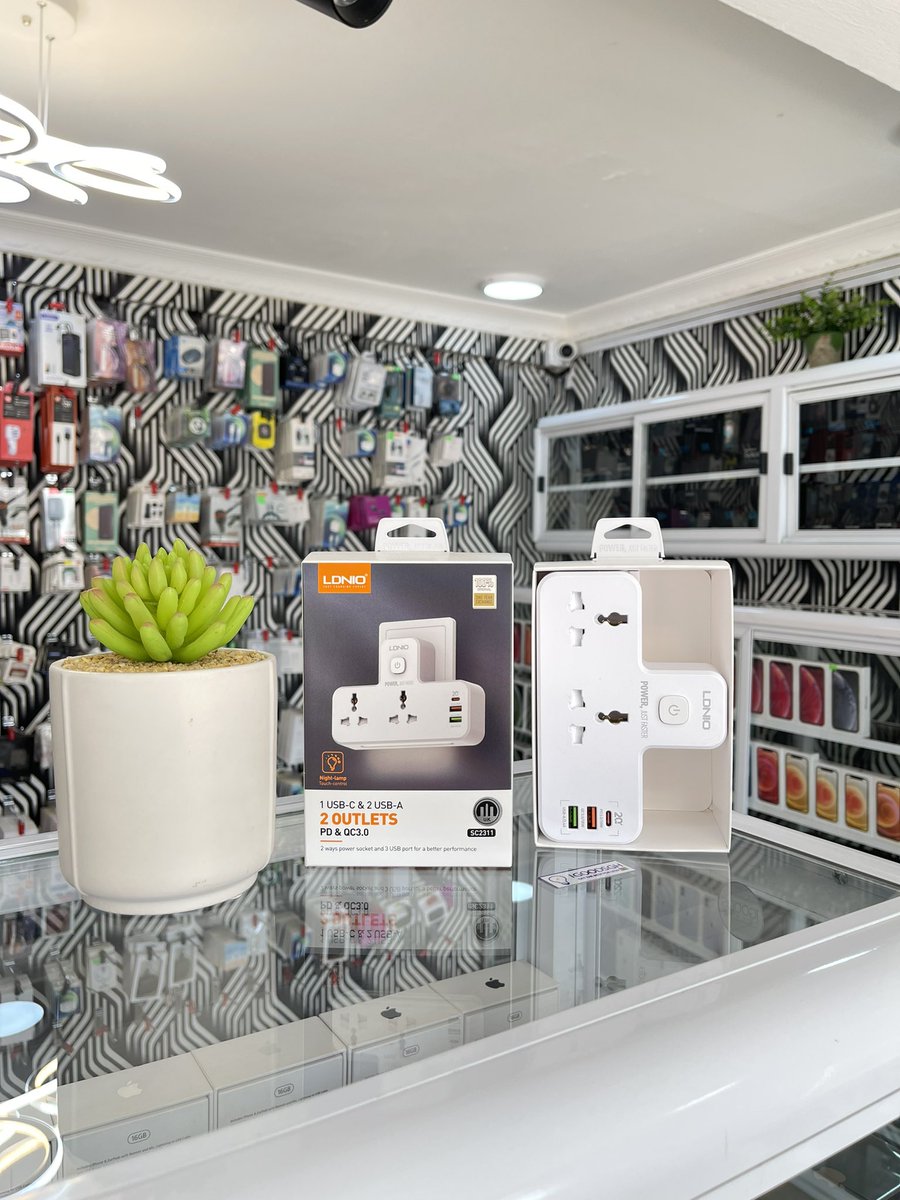 igoodsghana's tweet photo. Ldnio Socket; comes with 20watts type c port, 2x fast charger port, 2 socket, power lamp, anti shock, power protection etc
New in box Sealed
Price; 120Ghc
Call or Whatsapp 0209522979
Location; Dansoman B Opoku or search igoodsgh on google map
#igoodsgh #ldnio #apple #ghana https://t.co/hgQYPXoXV1