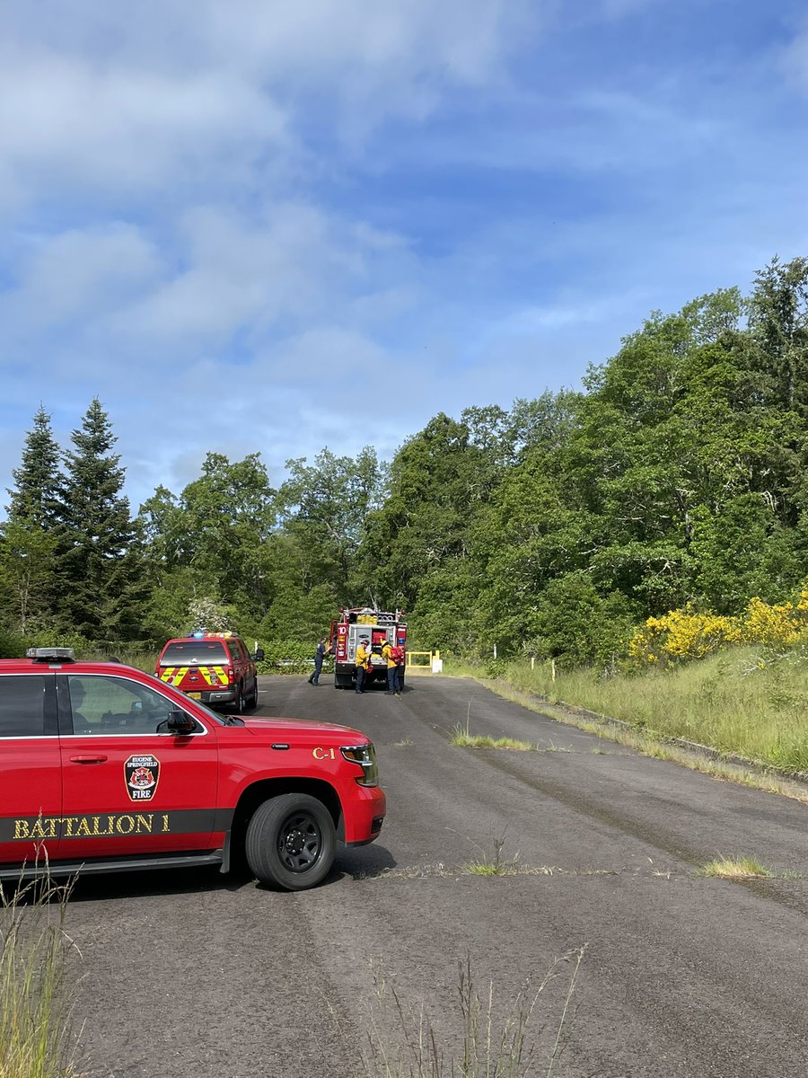 ESFPIO's tweet photo. A shift is conducting wildfire training in the area of Pitchford and Westech in W Eugene today.  We appreciate the Musgrove family for use of their property in this important training. https://t.co/V1muITvT8m