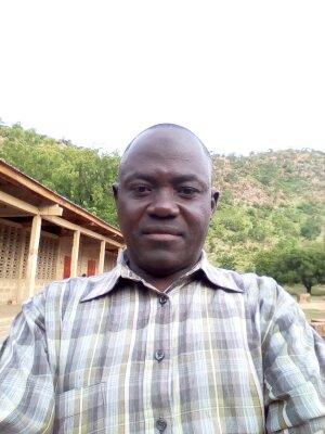 سلامي وتحياتي المخلصة على أصدقائي الأعزاء في العالم.