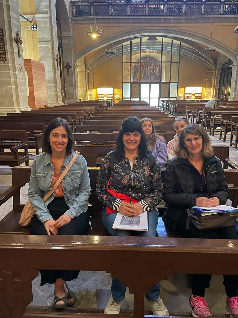 cfa_anoia's tweet photo. Avui hem conegut els orígens d’Igualada. El David ens ha fet de guia per la ciutat i ens ha ensenyat l’Aqualata, vila medieval. Una activitat per repetir amb els alumnes del #GES1 i #GES2 #cfaanoia #alumnescfaanoia #igualada #anoia #formacioadults #ensenyamentadults https://t.co/6cI9wPDPAE