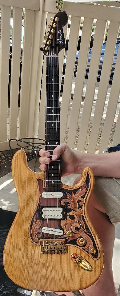 IkeB247's tweet image. New custom @PietrellaGuitar Strat. Swamp ash body, all rosewood neck, @FralinPickups, leather pick guard @ByBodzi.

#guitargear #guitar #stratocaster 

@DarylShawn @JLO_BitchCraft @JFKocker