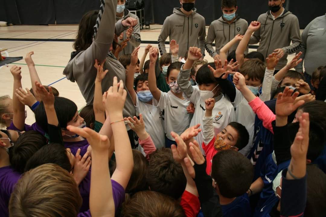 BTorrelodones's tweet photo. 🔔 ATENTOS 🔔

Ya tenemos fechas para las jornadas de puertas abiertas para los niños y niñas nacidos en 2013, 2014 y 2015🏀

Os esperamos!!‼️💪🏽

⬇️Toda la info necesaria pinchando en el link de nuestra bio⬇️

https://t.co/vv42tEnFzo https://t.co/JAhFL50RC4