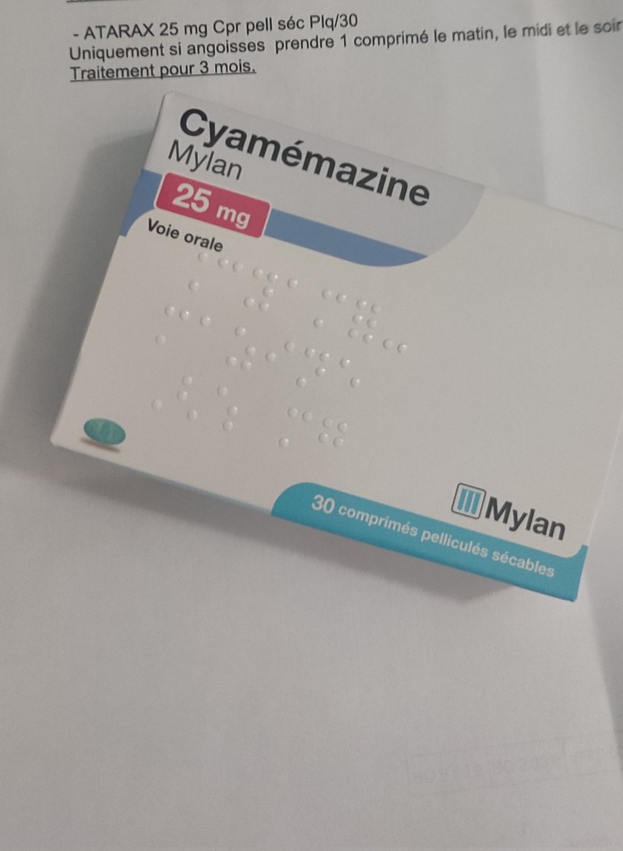 30_07_26's tweet photo. Gnagna les pharmaciens vérifient les ordonnances...ben heureusement que l'iPA sait aussi le faire...car voilà la dispensation du jour pour une ado de 16 ans https://t.co/dWeaz5aPzm
