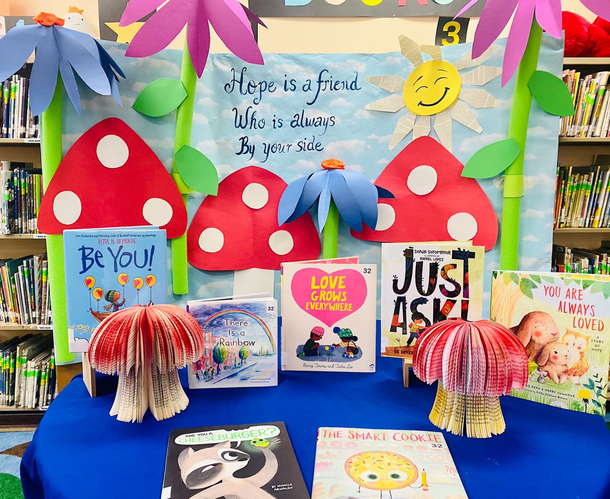 Librarygal05's tweet photo. This week my theme is #MentalHealthAwarenessMonth Sharing books of love, hope and self esteem in the #schoollibrary @lausd_libraries @LAUSDSup @Jackie4LAkids @lausd_ldc @nelaschoolsrock @delevan_pta https://t.co/1srRBLQLeY