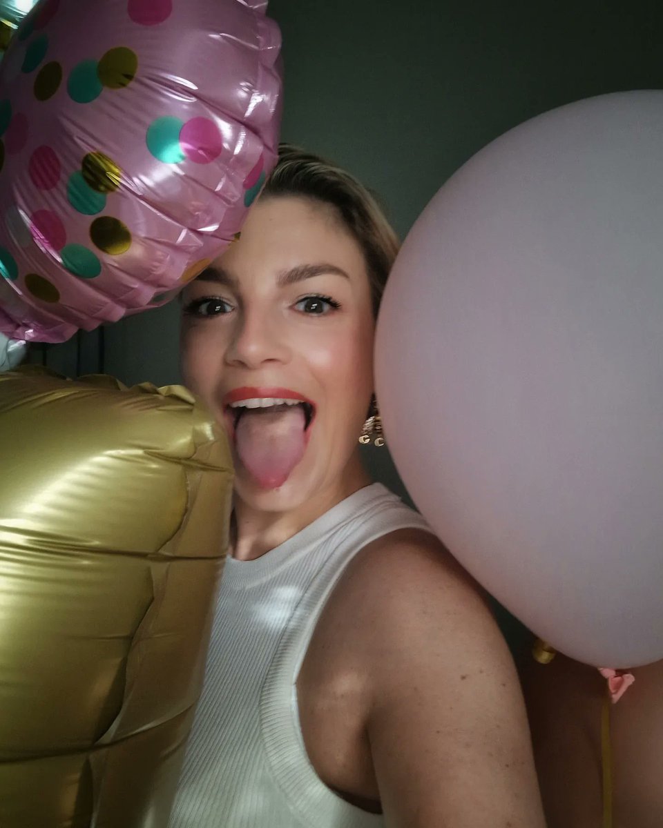MarroneEmma's tweet photo. Grazie a tutti per gli auguri ❤️
Mi avete sommersa di amore 🥰 
Vi voglio bene!!!!! https://t.co/5ETBHsJEeC