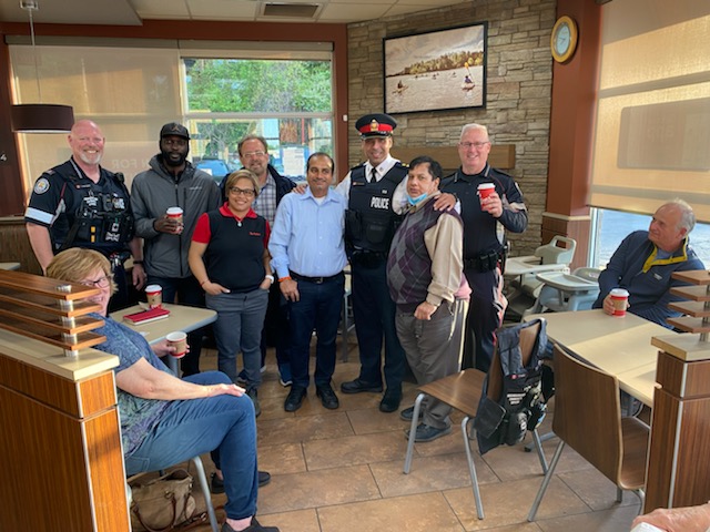 We had an enjoyable evening meeting with residents from Scarborough Village at our Coffee with a Cop event last night. These events give residents the opportunity to meet with officers in a casual atmosphere and talk about anything.