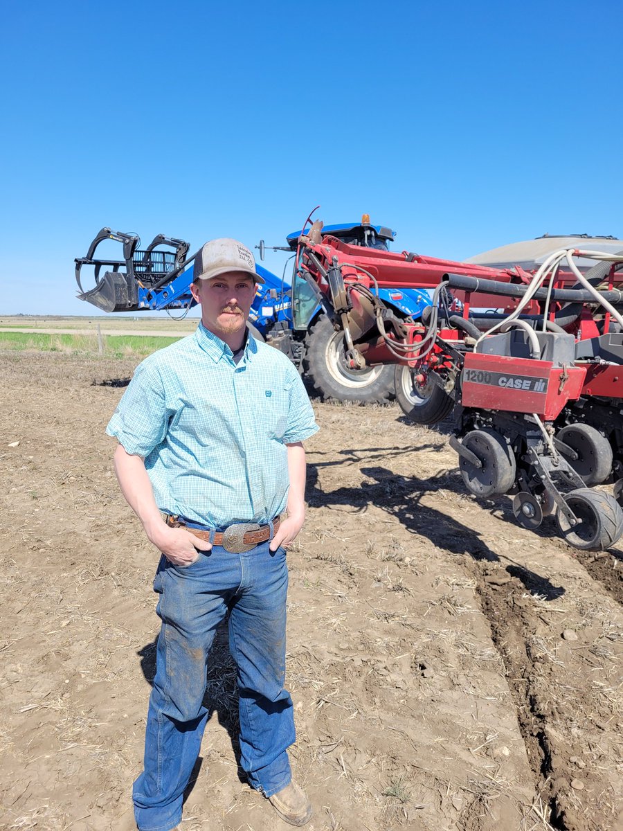 Page__Newton's tweet photo. Beauty of a morning for #Plant22 @PRIDESeeds @canterraseeds #silage #corn trial! Shout out to Beau & Mark Catley for #trialwork and to @SynergyAGLumsdn #westcdnag https://t.co/WMypPzBuUI