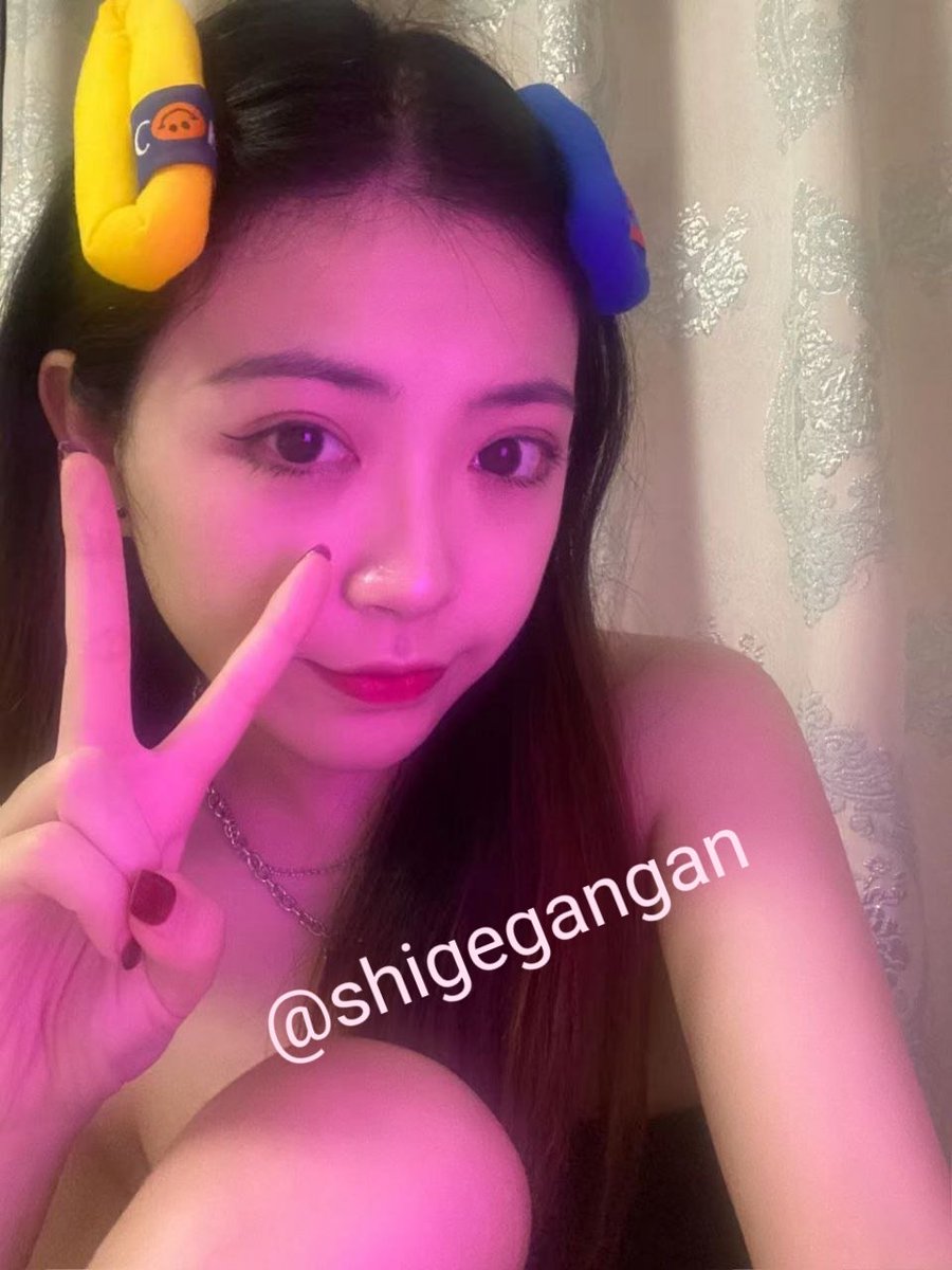 shigegangan's tweet photo. 新一轮社死羞辱游戏开���啦 
侯珂珂  22   护士
想要看到更多的话  点赞评论羞辱这个反差母狗吧
#社死 #羞辱 #自毁 #女神 #护士 #反差 #反差婊 #留学婊 #丧志 #洗脑 #辱骂 #肉便器 #精盆 #母猪 #性瘾 https://t.co/l3lWDMDpv5
