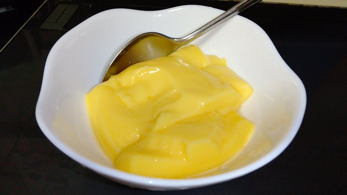 こんな時間ですけど、業務スーパーから買ってきたプリン食べます(๑'ڡ`๑)1リットルくらいあるので暫くはプリン三昧です 