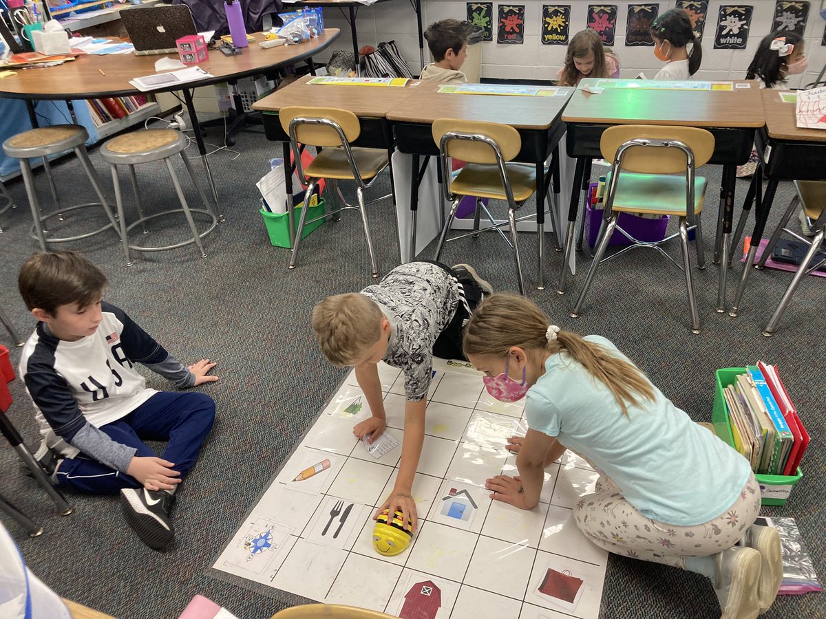 First Grade fun learning to navigate Cardinal Directions with BeeBots!@JenkinsLynnae <a href="/KathleenCorley/">Kathleen Corley</a> <a href="/AHSD25Patton/">Patton Elementary</a>