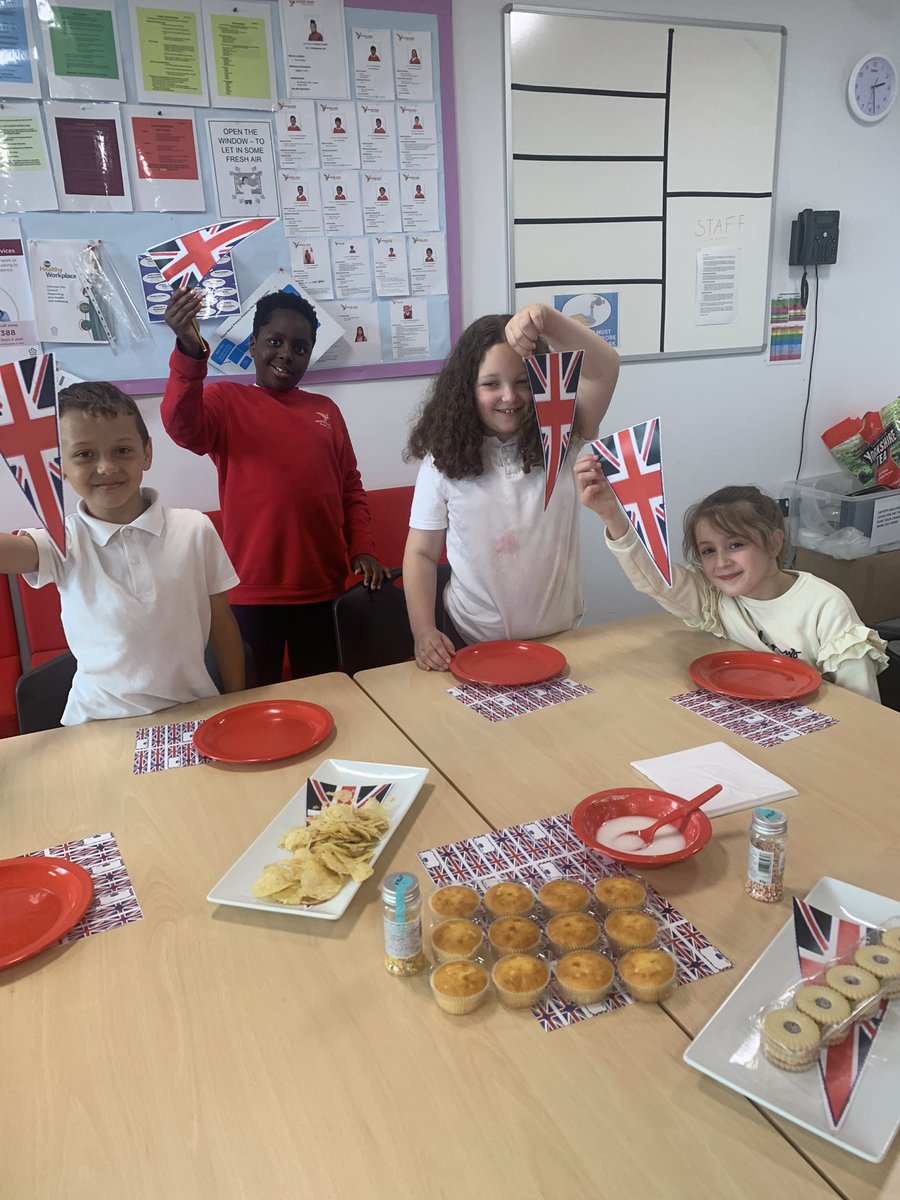 Today in Workshop Wednesday we had a Jubilee theme party. We talked about how to set a table and discussed table manners we decorated cakes and had so much fun! #lifeskills #JubileeCelebration #kestrelinclusion @kestrelmead @MissRoweKMPA @TMETrust