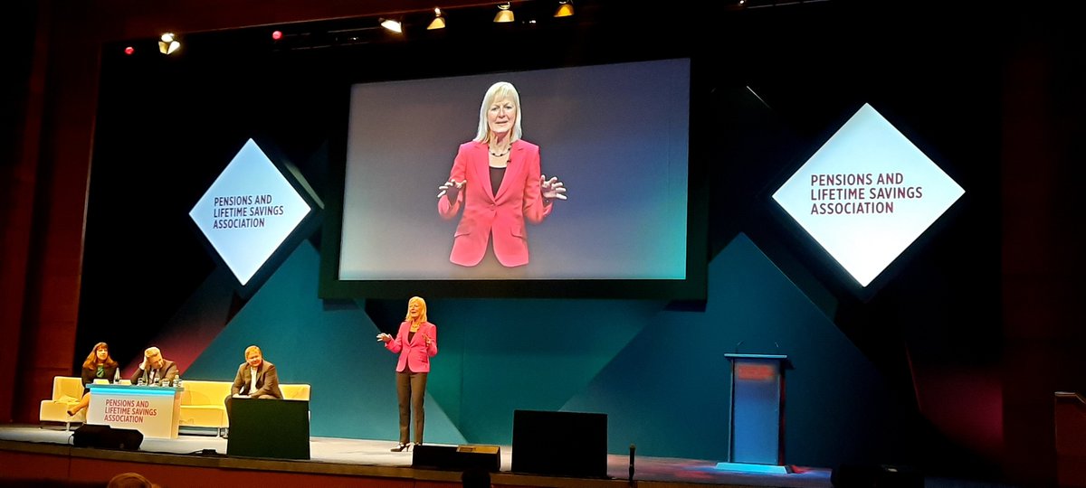 W/ Lori Heinel @StateStreetGA , David Lomas <a href="/BlackRock/">BlackRock</a>, David Hunt @ThePLSA Emma Douglas. Tech, innovation, enhancing productivity can be inflation caps. Volatility is not the same as risk. Agility in decision making/governance  key. #PLSAinvest22