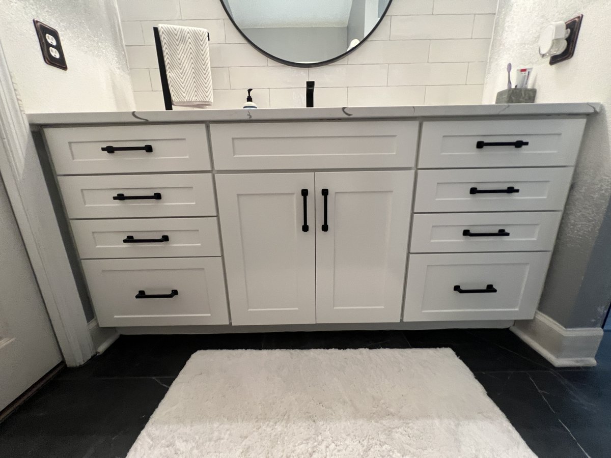 CabinetPaint's tweet photo. Master bath remodel in #Bloomingdale #ValricoFL? Don't mind if we do! Happy to help make this homeowner's dream a reality in #sherwinwilliams #extrawhite . Thinking about redoing your bathroom? Don't replace your cabinets! Let the #cabinetpaintingco make you love them again #hgtv https://t.co/knhOg87vNO