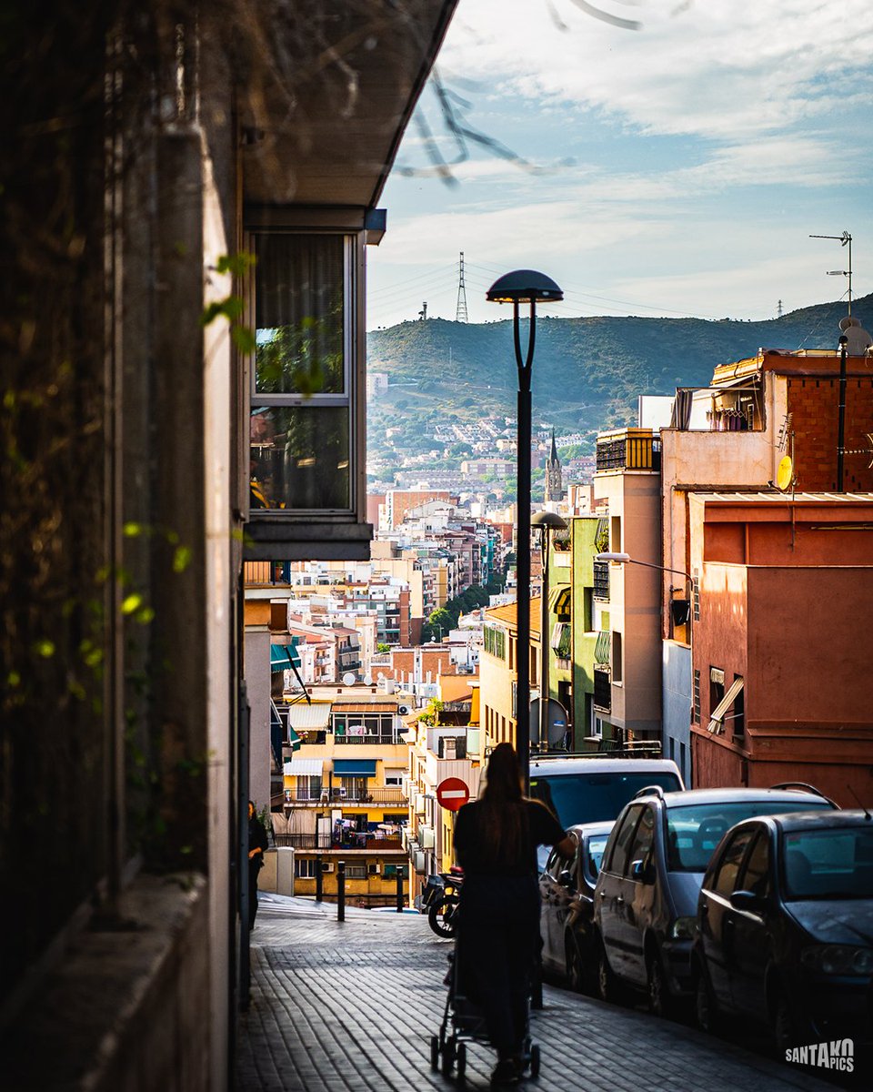 "Desde la torre de vigía hasta la calle de Pirineos en una sola toma."
#SantaColomadeGramenet
