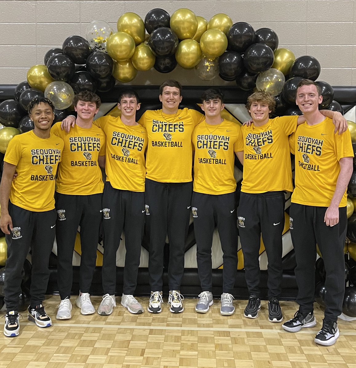 SequoyahHoops's tweet image. This special group of Srs getting ready to walk.They will be missed.
4 yrs:
87 Ws(most in County)
1 Final 4
2 Elite 8s
3 sweet 16s
1 Region ChShip
4 State Apps 
3 20 W seasons
135 pts in Game 
18 3s in game 
345 3s season 
78% FTseason 
2 1K scorers 
Best FT% 90.1
Most 3s game-10