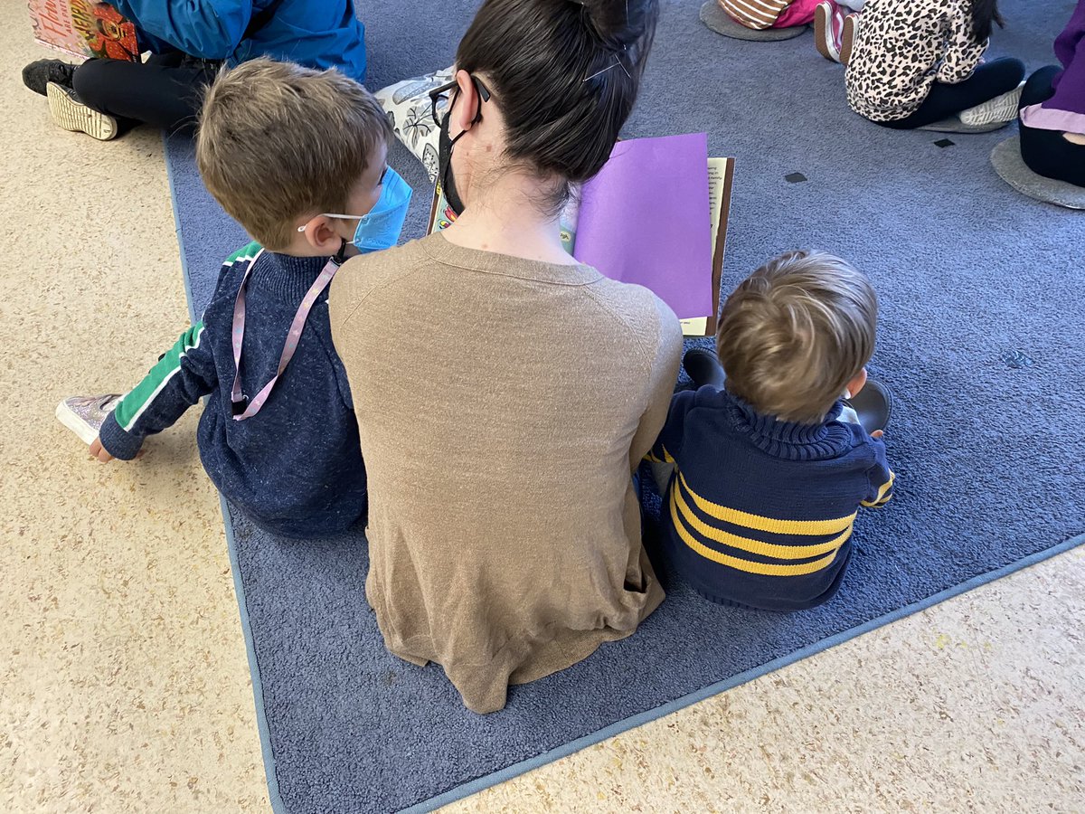brentwoodSD41's tweet photo. What a beautiful start to the day with families joining us for noisy reading in Div. 21 Kindergarten as well as being serenaded by Div. 8 playing R-E-S-P-E-C-T on the ukuleles. #sd41 #MrMaroney #MsFleming https://t.co/qyQPApIAE3
