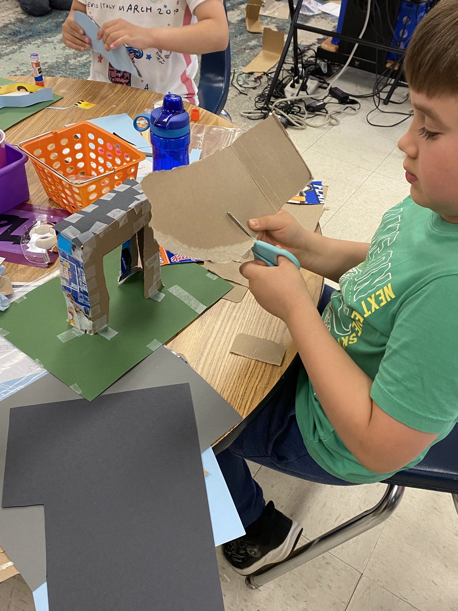 MosaicES_STEAM's tweet image. 2nd grade architects are working hard at creating their own unique, attractive and sturdy structures. Can’t wait to see how they turn out! @FCPSSTEAM #architecture #iteachsteam #STEMeducation