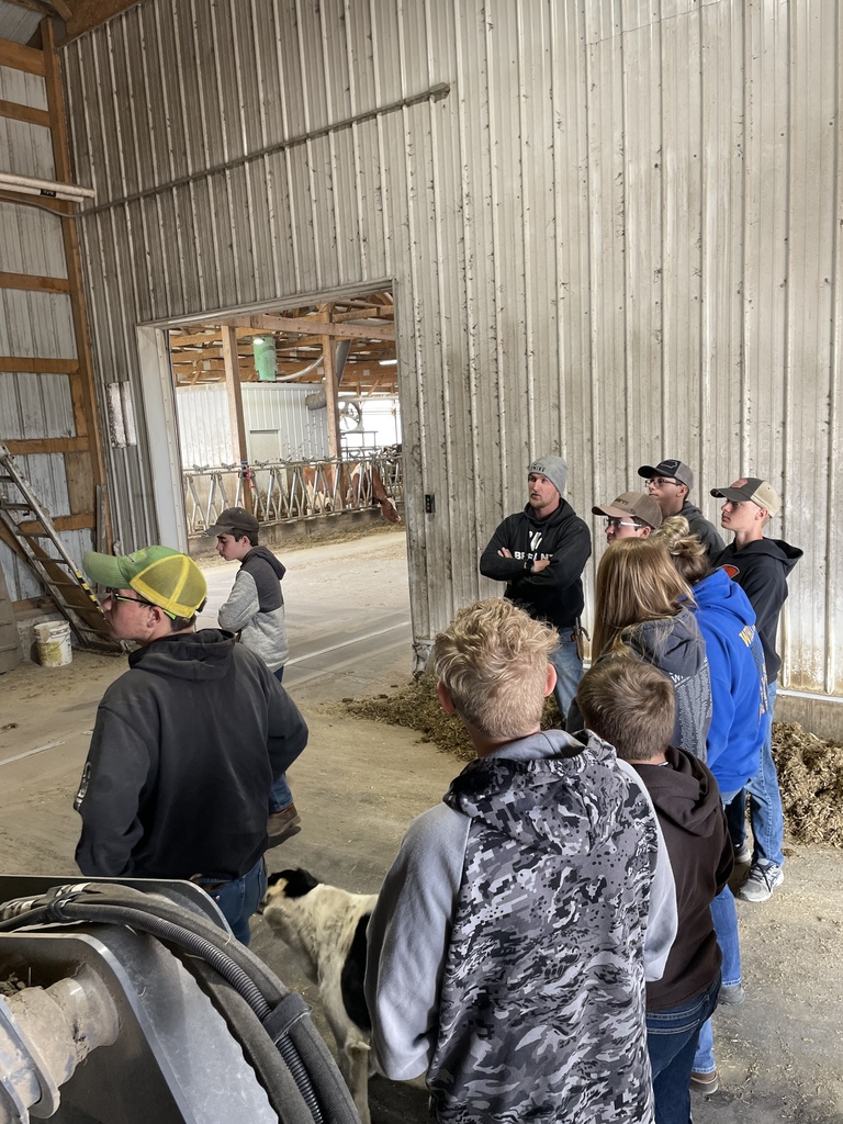 CentralCSD's tweet image. Thank you to Honey Creek Dairy and the Edgewood Locker for allowing Central students to visit on their last day of school.