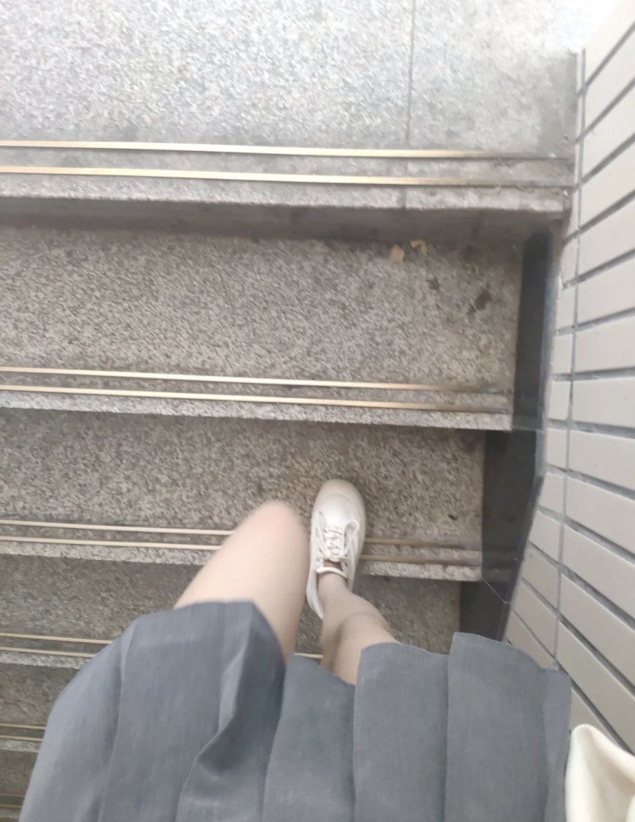 nini30878426's tweet photo. 最近课多，好久没登了。
浅更一下，晚安。
#南京线下 #南京00后 https://t.co/G7UQlyJb6y