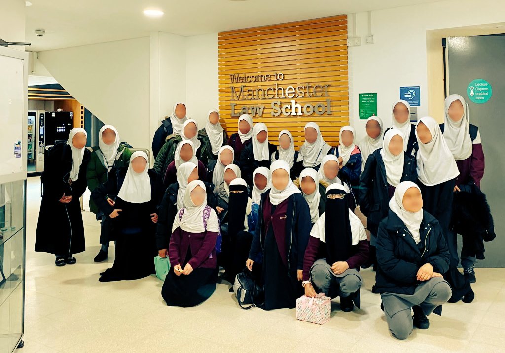 high_olive's tweet photo. πππ π₯ππ¦π!
Year 7βs at Olive High made all the decisions today!
Visit to Moot Court at Manchester Law School π©ββοΈ
#manmetuni
#law
#justice
#empoweringwomen
#OliveHighBurnley
#TheOliveWay https://t.co/Smrrdv0tjz