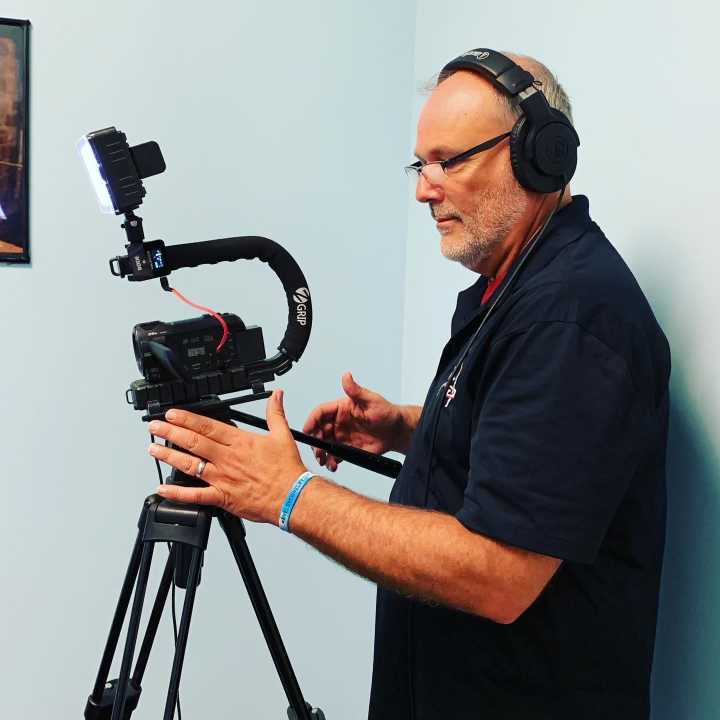 YBM_cast's tweet photo. Getting some great production work in this #humpday here at @livewellsaintcharles!
#REPresent #VideoisKing https://t.co/KiEwEW4oFB