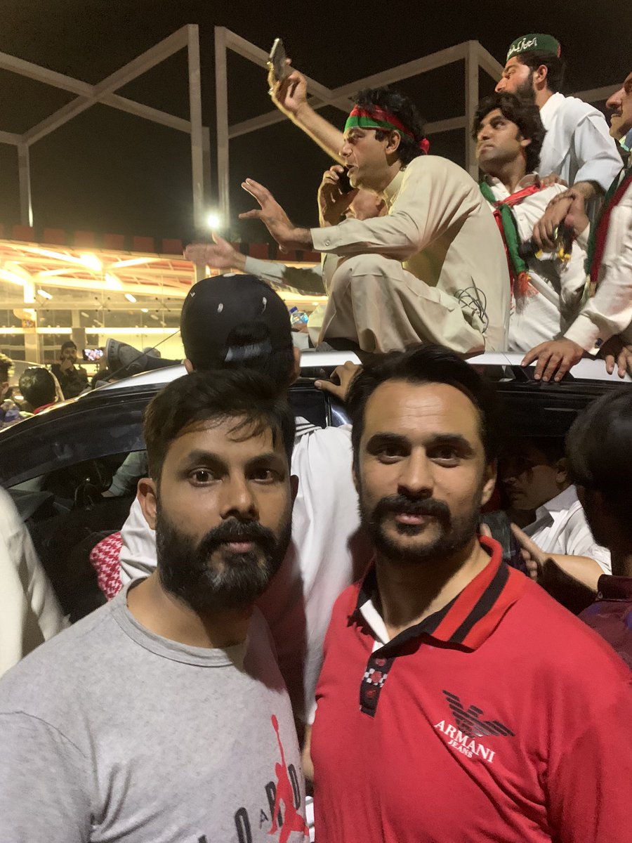 JerryUIMS's tweet photo. آپ نے بلایا ہم حاضر
@SabFarhan @NajamButtbutt https://t.co/yzrxYGH2sD
