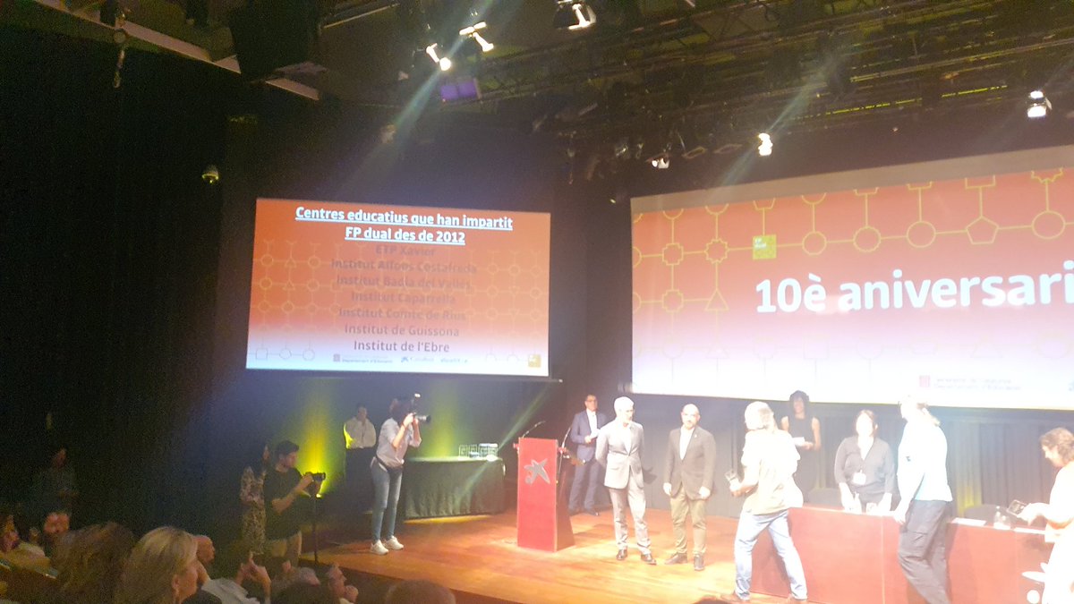 Hem rebut el reconeixement per part del Departament d'<a href="/educaciocat/">Educació</a> per ser un dels centres pioners en obrir camí en el projecte de <a href="/fpdualCAT/">FP dual Catalunya</a>. Gràcies a tots i totes els i les que ho heu fet possible!