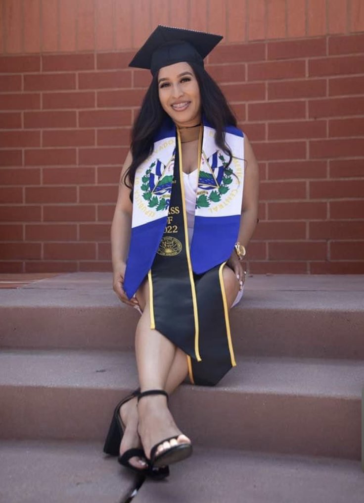 lexgee90's tweet photo. I’m so proud of my cousin @AyeeIbethh 🥰
She did it!!!!! 
Love you💕 ... always be a little sister to us💕
Adolfo and Miguel are proud of you and watching over you🙏🏻 https://t.co/N7WdrP4PQg