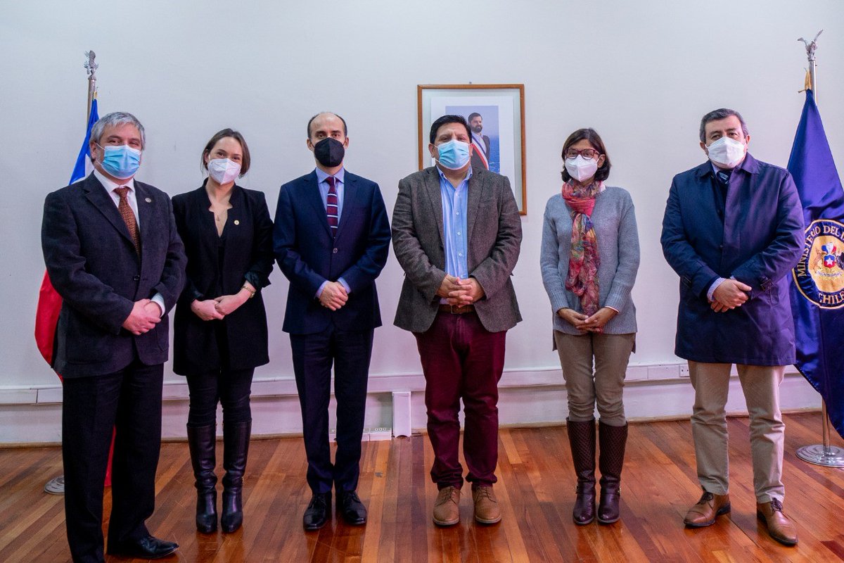 Representantes de universidades del #Maule sostuvimos una reunión con la <a href="/SeremiCienciaCS/">Seremi Ciencia Centro Sur</a>, Sofía Valenzuela, y el <a href="/DPRMaule/">Delegación Presidencial Regional del Maule</a>, Humberto Aqueveque. Acordamos trabajar en conjunto para que la ciencia y tecnología estén presentes en toda la cadena formativa de nuestras/os estudiantes.