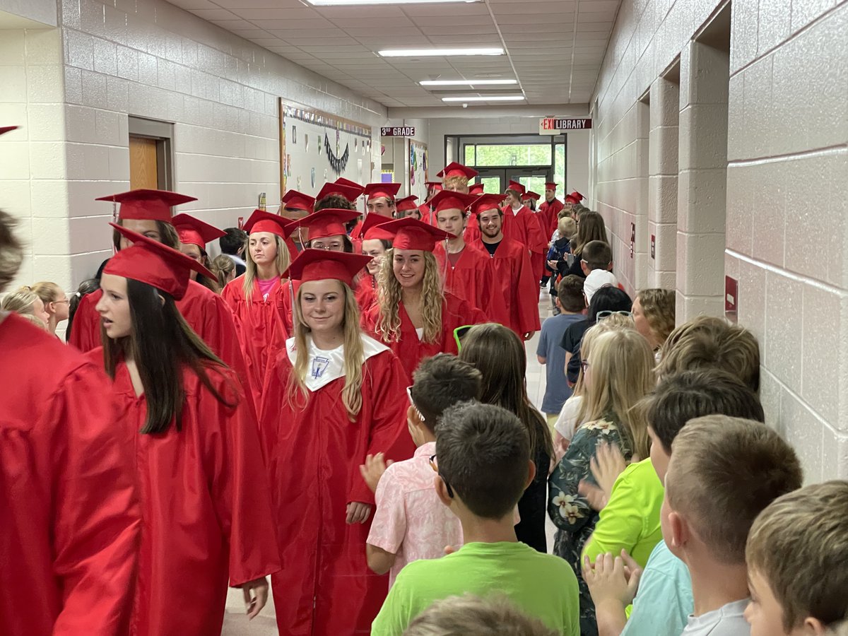 NewPalCS's tweet photo. The Class of 2022 took part in one of our favorite traditions today. The Senior Walk is a tour of all schools in the district. Graduates are celebrated by K-8 students lining the halls. 

Senior Week will finish with Commencement on Friday at 7 p.m. #newpalproud https://t.co/WXhuBcKivg