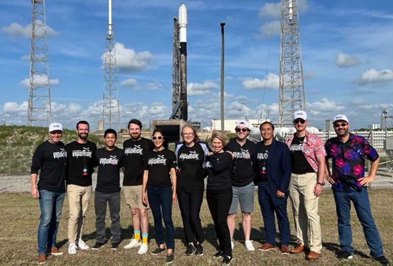 momentusspace's tweet photo. Blue Florida skies, a beautiful Falcon 9, and a happy Momentus team! #Vigoride https://t.co/wIp9NbEyfJ