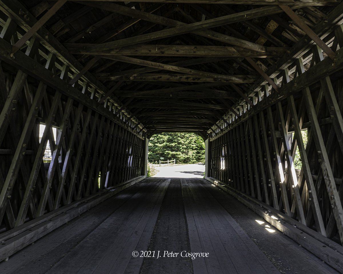 vtcoveredbridge's tweet photo. Bridge of the Day: the Willard Covered Bridge in North Hartland. This bridge has a twin called the North Hartland Covered bridge. Both bridges can be seen from I-91.
#vtcbsinayear #hartlandvt #vermontscoveredbridges #vermontcoveredbridgesociety https://t.co/XRnApQJG3G