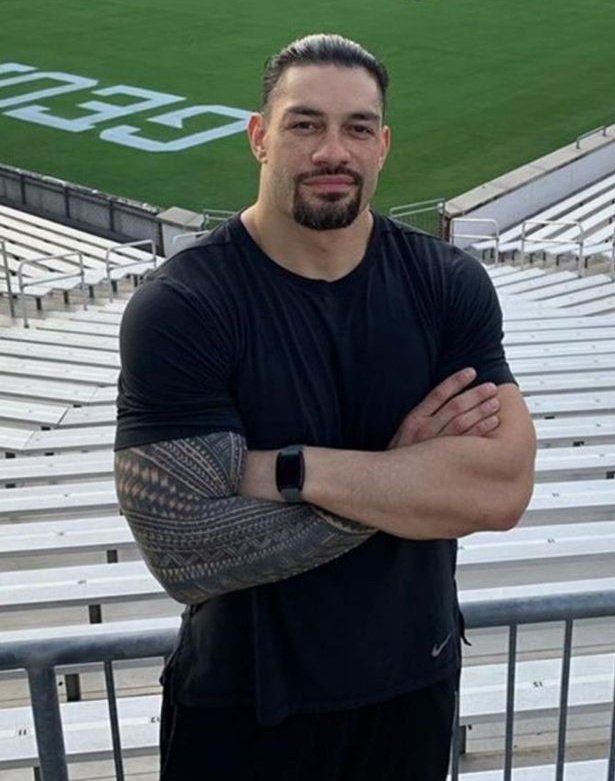 Happy birthday <a href="/WWERomanReigns/">Roman Reigns</a> 🎂🎂❤️🌹💐