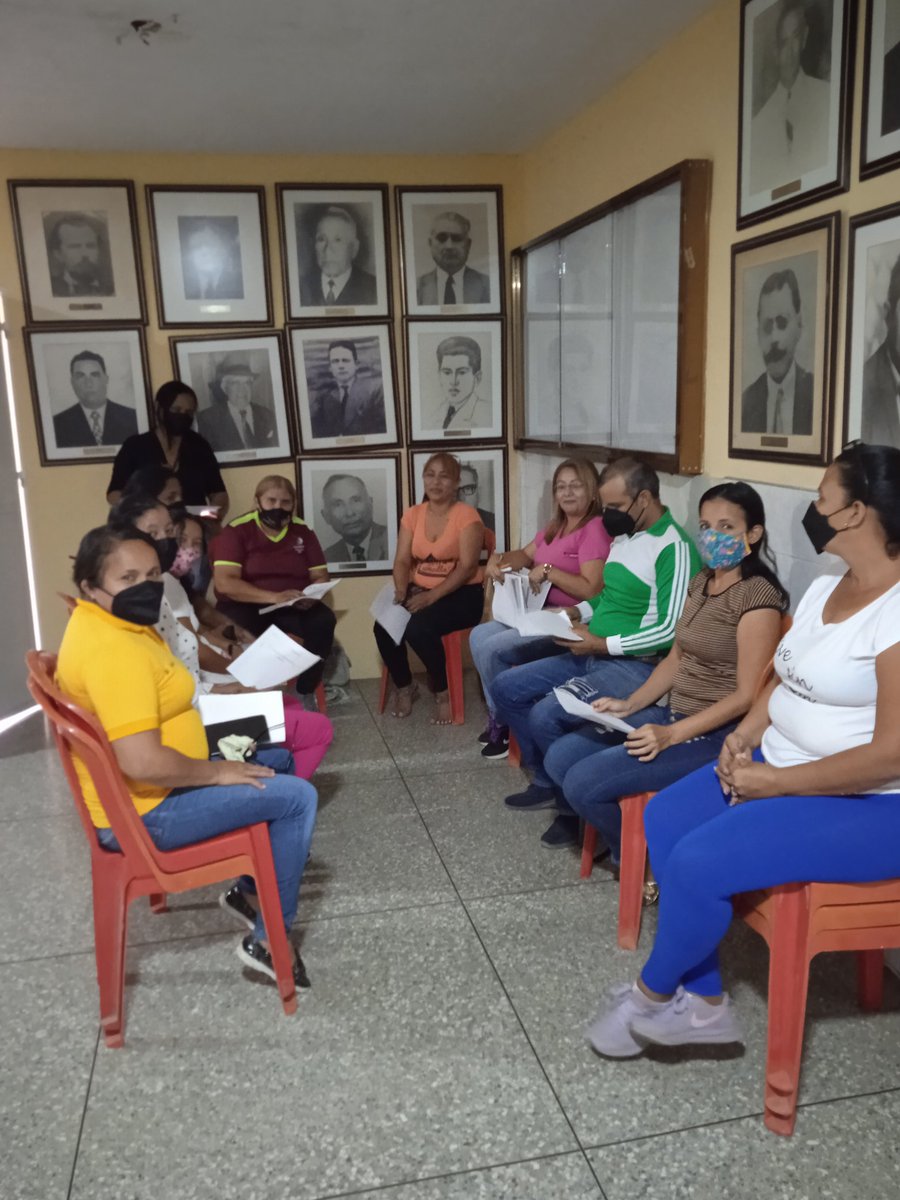 #EstaEsLaNotaDeAhora Siguiendo lineamientos de nuestro Jefe Político y Alcalde Del Municipio Urdaneta Lara  <a href="/HAMADCHAER/">HAMAD AL CHAER PSUV</a> , la UBCH ROL en reunión para organizar el Casa a Casa 1x10 del Buen Gobierno de la mano con el pueblo <a href="/NicolasMaduro/">Nicolás Maduro</a> <a href="/PartidoPSUV/">PSUV</a>
