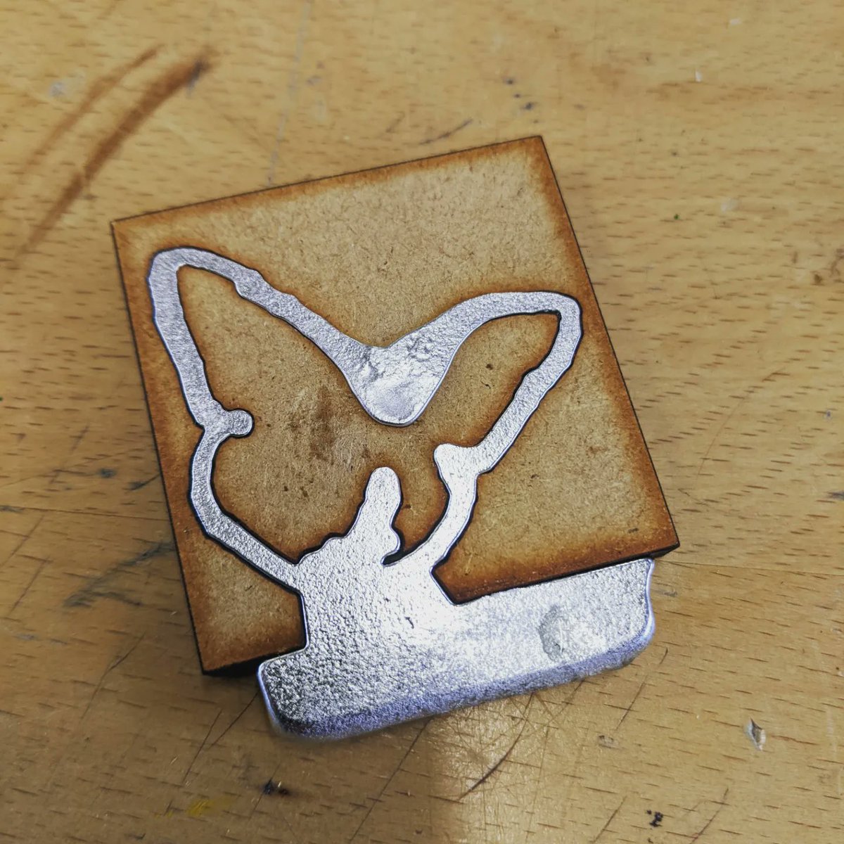 DesignTech_GA's tweet photo. Year 9 pewter casting pendants round two #designmatters #pewter #designerinspired #artnouveau #artdeco #destijl @GoldingtonAcad https://t.co/kGJ3xAyltJ