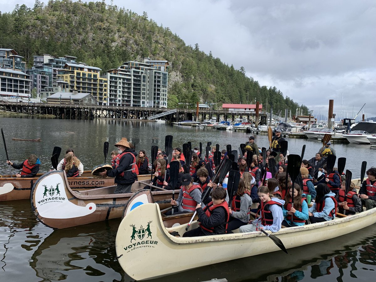 Such an amazing learning op for our Gr 7 students as @IanKennedy1 and @revans45 @mrs_staples1 support Sa7hplek Lankila and @TakayaToursInc explore waters of Ch’axay and the inlets of the Salish Sea #firstpeoples @WestVanSchools