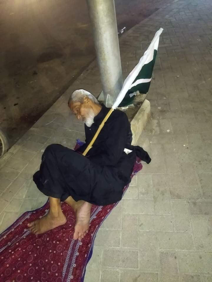 That picture made me emotional and Proud at the same time 🇵🇰♥️ 
 #حقیقی_آزادی_مارچ