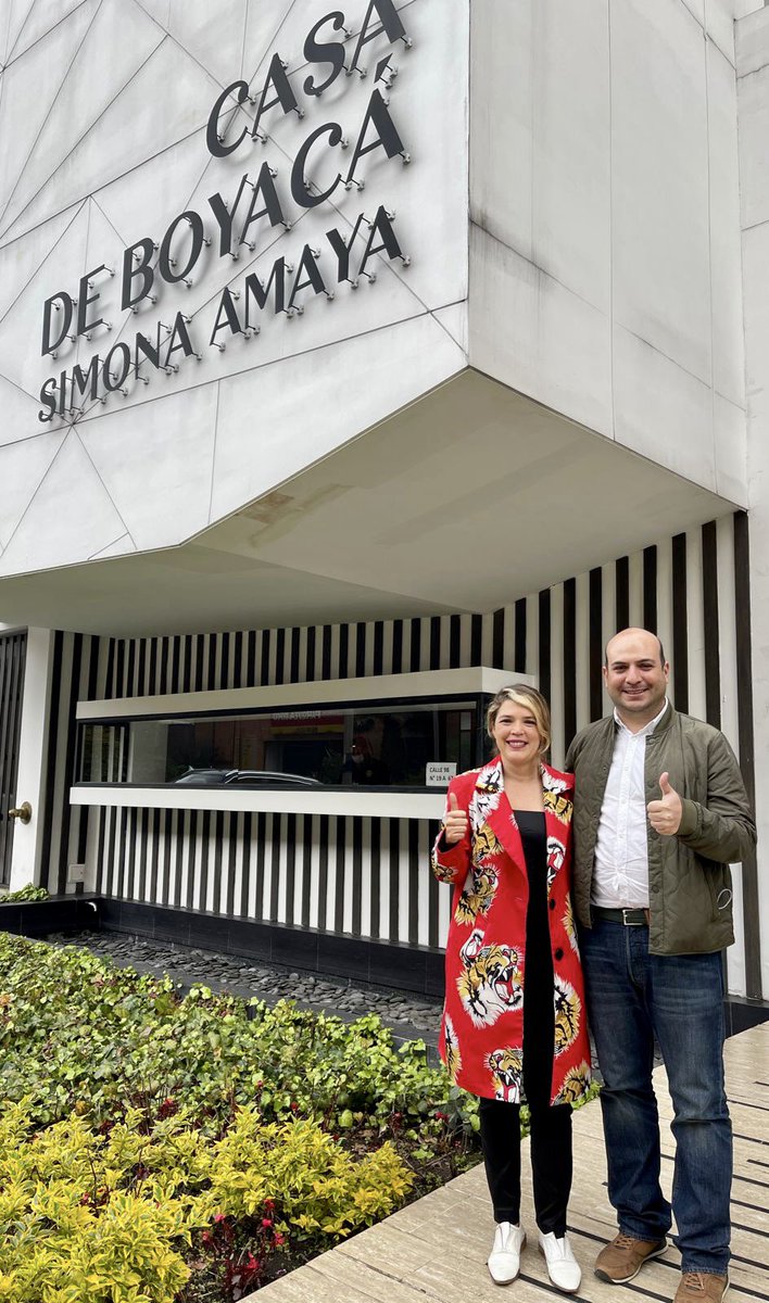 #SeguimosAvanzando con la <a href="/acimedellin/">ACI Medellín</a> en la agenda estratégica d posicionamiento entre los territorios en el marco de la colaboración Col-Col q permitirá, por ejemplo, reactivar la ruta aérea entre Medellín y Paipa con la colaboración d <a href="/easyfly/">曾福來</a> @EOH <a href="/RamiroBarraganA/">Ramiro Barragán Adame</a> <a href="/AMGomezL/">Ana María Gómez L</a>