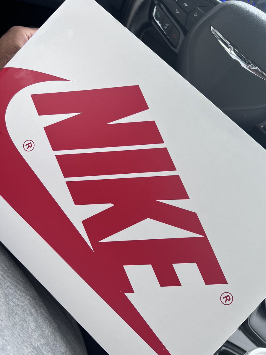 SexyLilDaddy23's tweet photo. 😍😍😍 #Jordan #Retro1 #HighOG #RedBlackWhite 🔴⚫️⚪️ #shoefreak #shoeaddict #shoeaddiction #shoefetish #addictedtoshoes #obsessedwithjordans https://t.co/jJ99c0uoyj