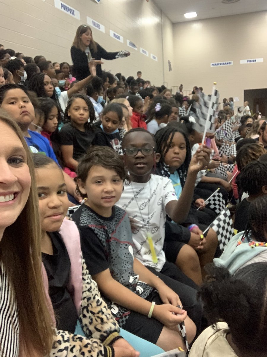laurenpfister4's tweet photo. Extremely Exciting To Have INDY 500 Community Day at North Wayne Today! Good Luck to Kyle Kirkwood and JR Hildebrand! Thank you Drivers and IMS 🏁@NorthWayneElem @MrsWey10 #wearewayne https://t.co/mIhvSJkmUx