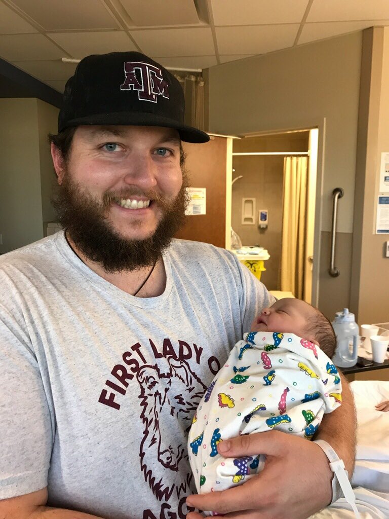 Ldfizzle16's tweet photo. If youβre gonna have a baby, you might as well help deliver her wearing @HomefieldApparl #GigEm #aggies #turntup https://t.co/uki00yz8rf