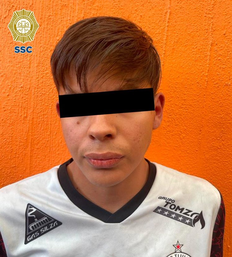 MrElDiablo8's tweet photo. El día de ayer un cobarde delincuente mató a una jovencita de 17 años, también mató al padre de la menor. Hoy compañeros de @SSC_CDMX lo detuvieron y ya fue puesto a disposición de @FiscaliaCDMX. @OHarfuch. https://t.co/Y2sCCurtVn