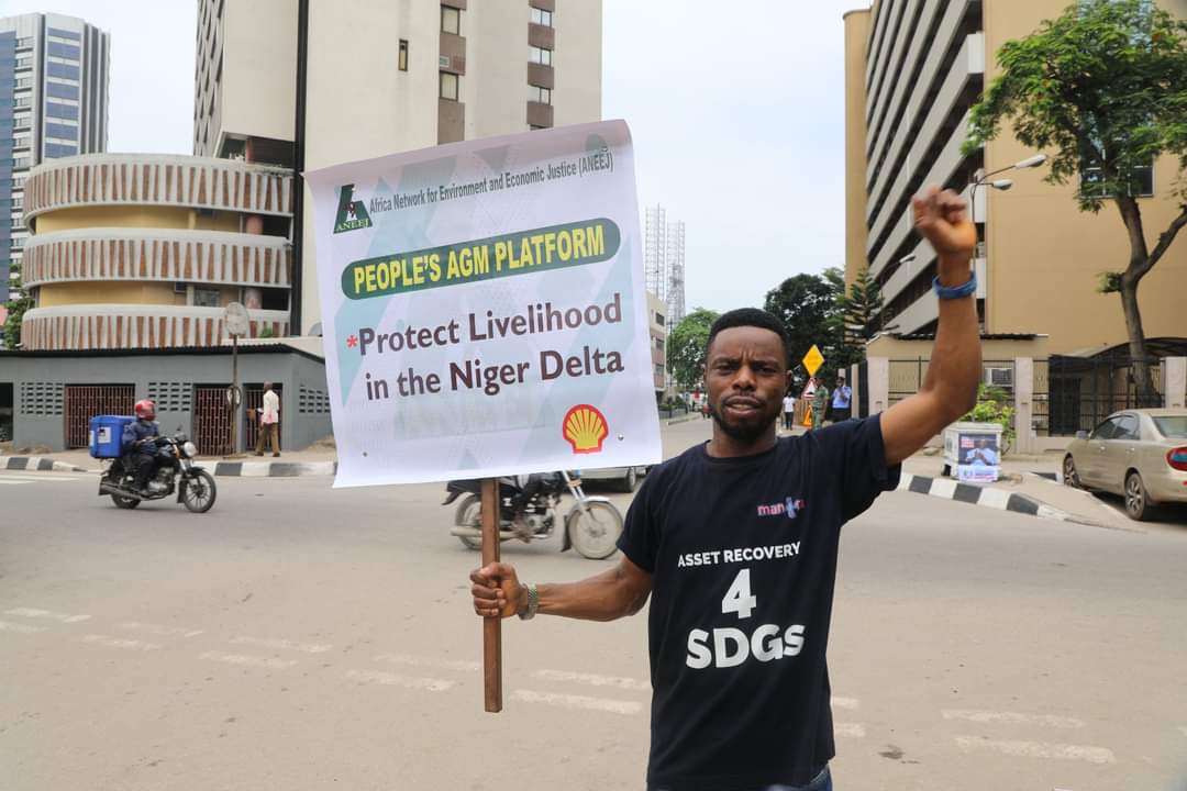 aneejnigeria's tweet photo. #RallyAgainstShell Enough is Enough for the inhuman activities of Shell and other multinational companies in the Niger Delta! Our NO is a loud one! Isoleto!!! @Shell @alexwilks @Ugolor @LAtakpu @ClimateReality @assuranceovie https://t.co/qoIHp240s7
