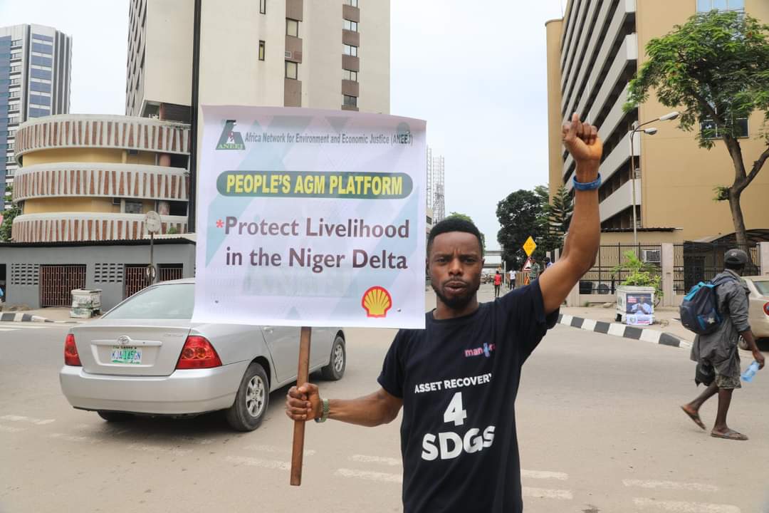 aneejnigeria's tweet photo. #RallyAgainstShell Enough is Enough for the inhuman activities of Shell and other multinational companies in the Niger Delta! Our NO is a loud one! Isoleto!!! @Shell @alexwilks @Ugolor @LAtakpu @ClimateReality @assuranceovie https://t.co/qoIHp240s7