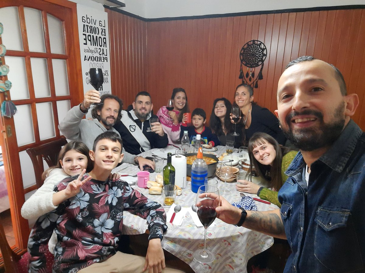 DarioEluru's tweet photo. 4to. Año consecutivo de elaboración propia del Locro Patriótico. En Familia y Amigos siempre es más rico #VivaLaPatria #Locrazo @ROTIFLORESTA supere tus expectativas(?) https://t.co/ruFrswfH87