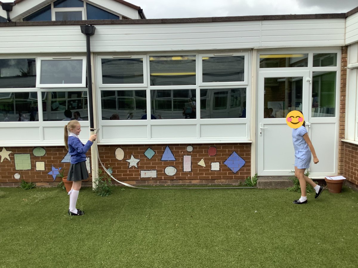 SJBsolihull's tweet photo. Year 5 were busy learning how to use different camera angles today. They went through some editing skills and decided which were best for their video. #SJBComputing @OurLadyandAllS1 https://t.co/f14yoT5mAU