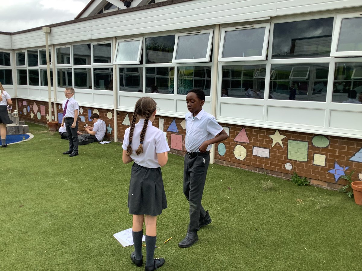 SJBsolihull's tweet photo. Year 5 were busy learning how to use different camera angles today. They went through some editing skills and decided which were best for their video. #SJBComputing @OurLadyandAllS1 https://t.co/f14yoT5mAU
