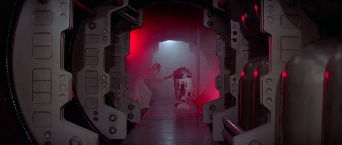 DiscussingFilm's tweet photo. 45 years ago today, ‘A NEW HOPE’ released in theaters. https://t.co/kkL4vZHdc8