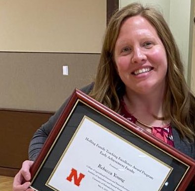 UNLGeography's tweet photo. 🤩🎇Congrats to #UNLGeography #GeographyFieldTour GEOG 497/897 co-leader @unlagrohort 🌟Dr. Rebecca Young🌟 on receiving the @UNL_CASNR 🍏🏆Holling Family Teaching Excellence- Early Achievement Faculty Award!🏆🎇 https://t.co/bv9F3HcixN